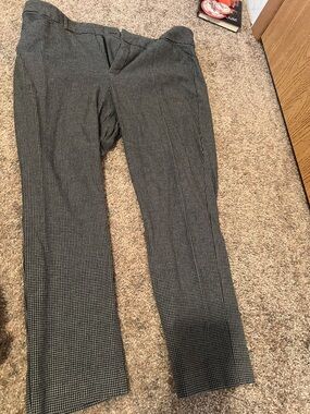 Old Navy Women’s  Pixie Skinny, Size 16